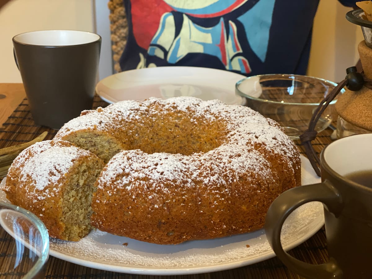 Il menù Grandomenica mattina - Ciambellone arancia e nocciole